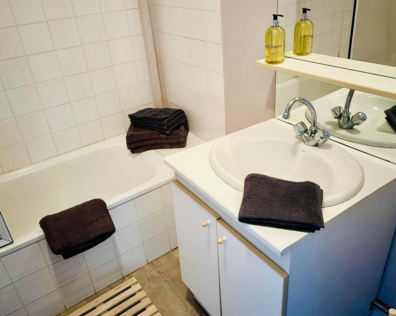 Mountain View 2 Bedroom Apartment Saint Beat Lez Exterior photo